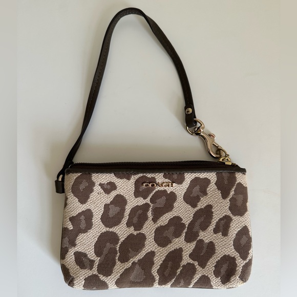 Coach Accessories - Coach Wallet/Wristlet